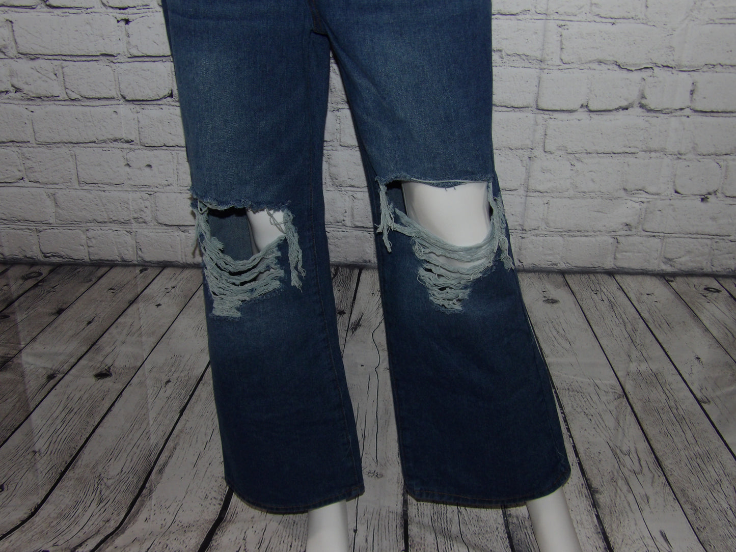 IMPERIAL TORN JEANS